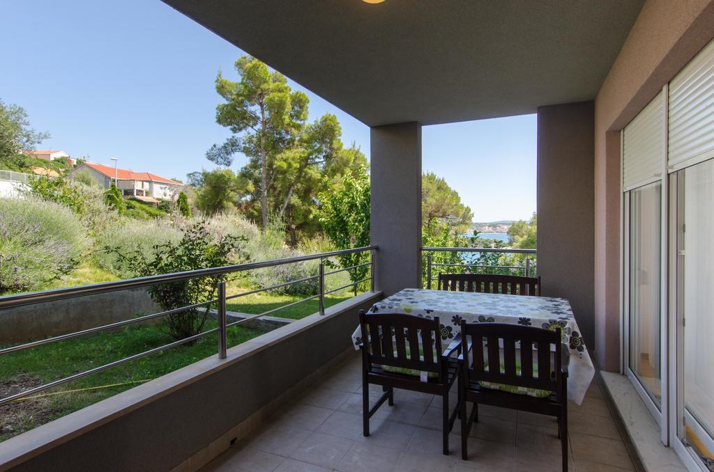 Deluxe Apartment Bagaric Trogir Room photo